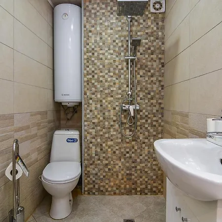 Апартаменти Budget In Center Unde Roof