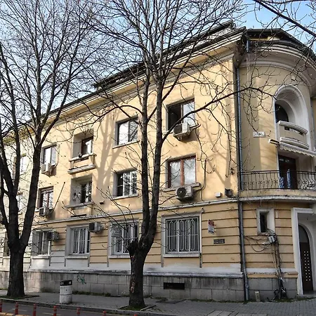 Budget In Center Unde Roof