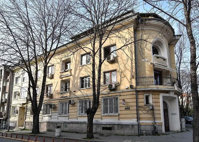 Budget In Center Unde Roof