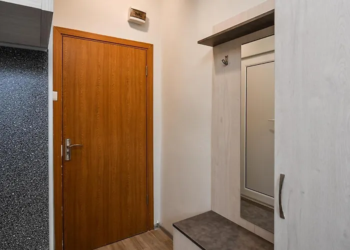 Budget In Center Unde Roof Daire *